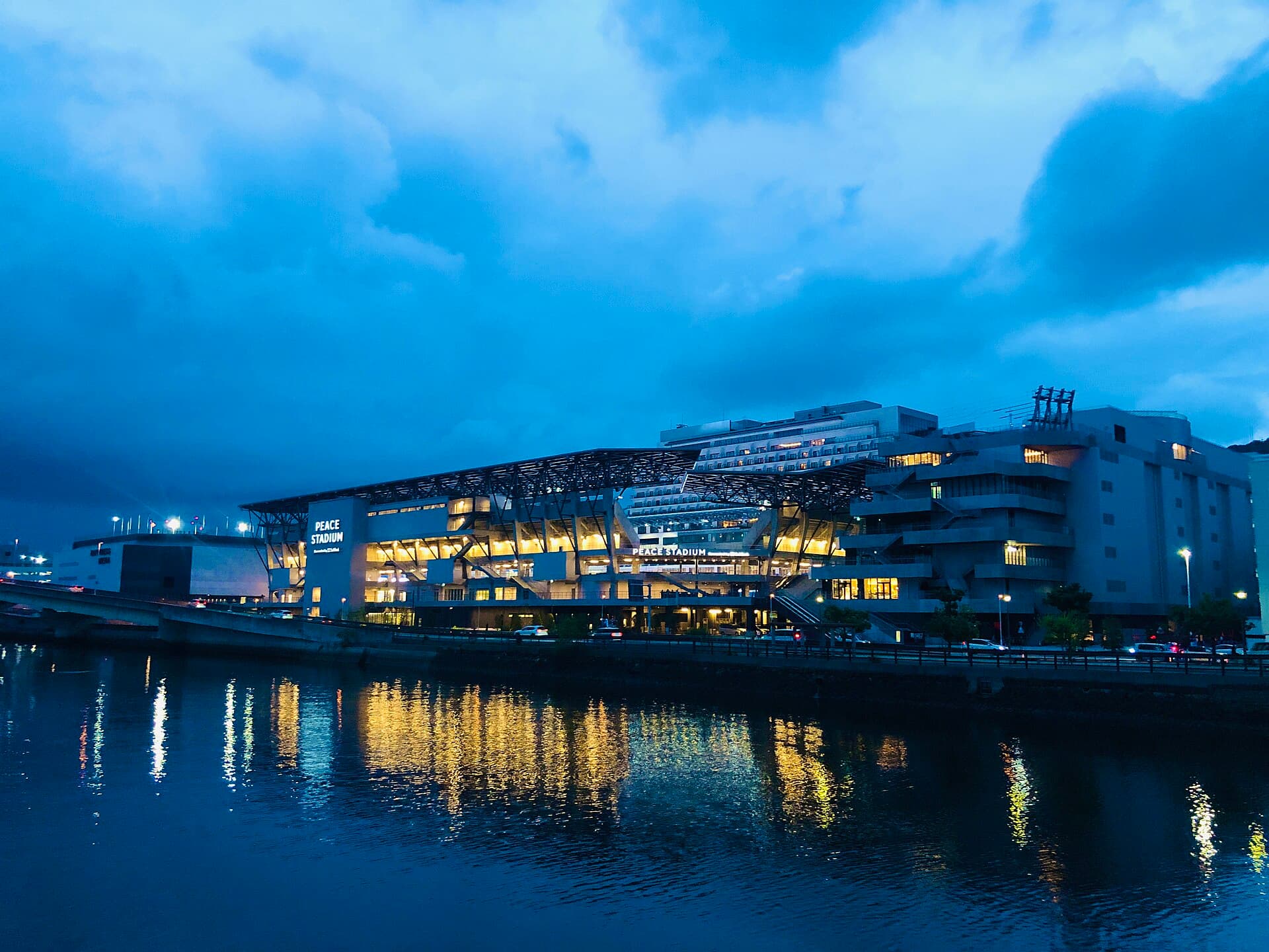 PEACE STADIUM Connected by SoftBankの外観